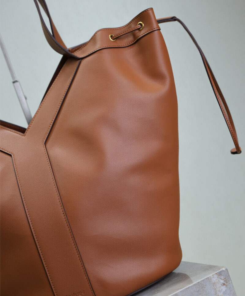 Saint Laurent Y Large Hobo In Leather 833160